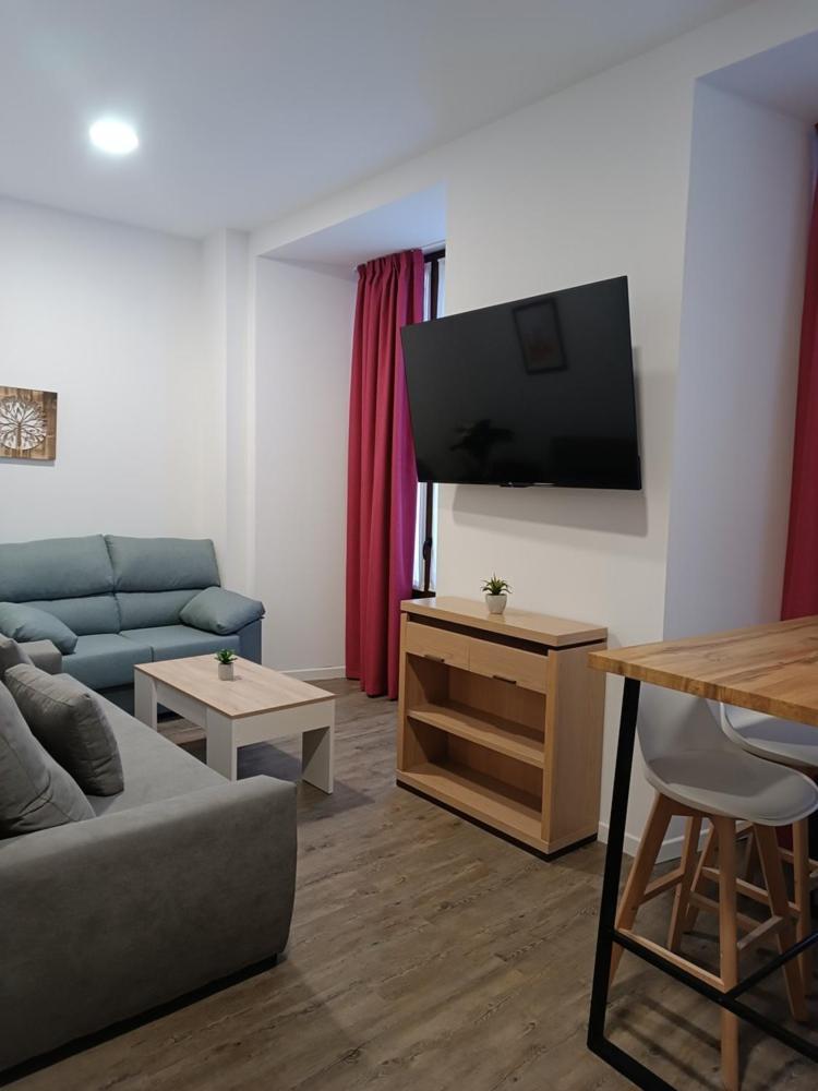 Apartamentos Turisticos Avila Puerta De San Vicente 0-2 المظهر الخارجي الصورة