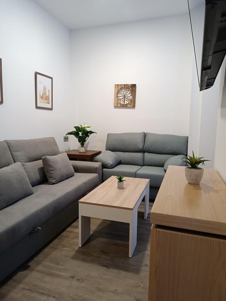 Apartamentos Turisticos Avila Puerta De San Vicente 0-2 المظهر الخارجي الصورة